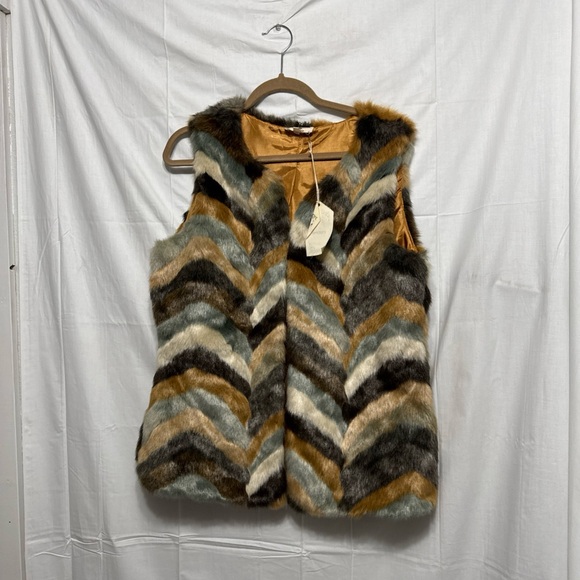 entro Other - Entro faux fur vest Size large
